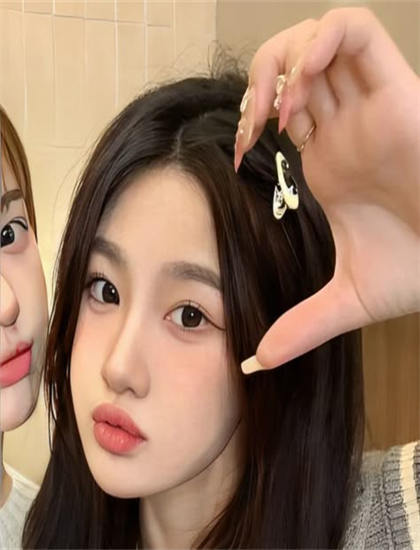 全面解析：秘密花园的审美特点与艺术成就——影视专业人士深度解读